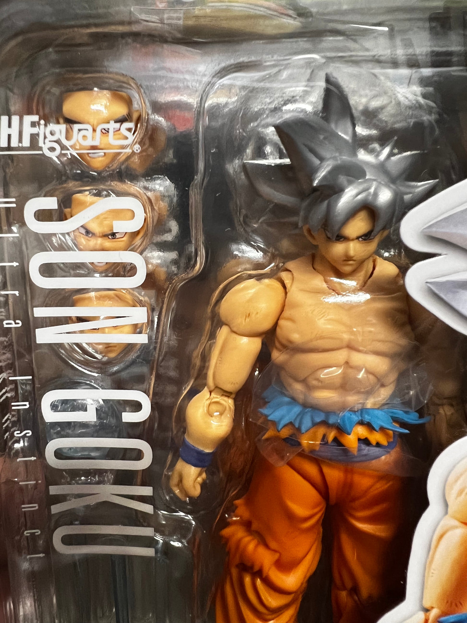 S.H FIGUARTS Dragon Ball Super Son Goku Ultra Instinct - MCFLY COLECIONÁVEIS